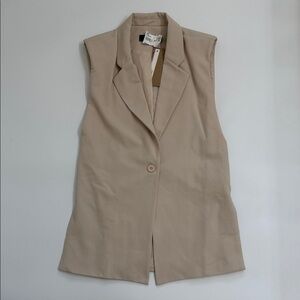 DO+BE Beige Sleeveless Vest Tailored Minimalist Layering Piece NWT